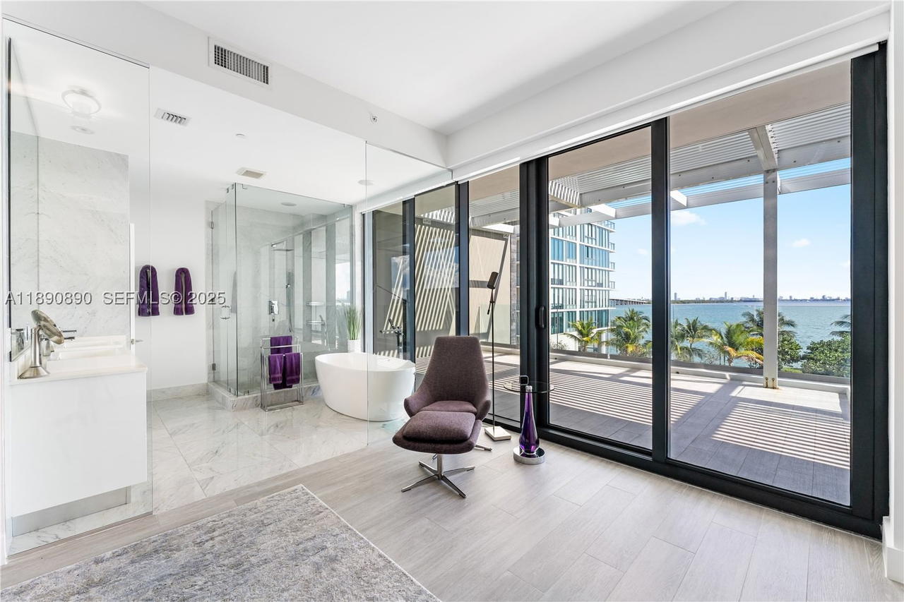 Real estate property located at 650 32nd St BH7, Miami-dade, Paraiso Bay *villa*, Miami, FL