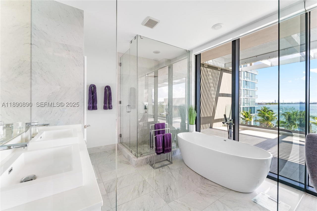 Real estate property located at 650 32nd St BH7, Miami-dade, Paraiso Bay *villa*, Miami, FL