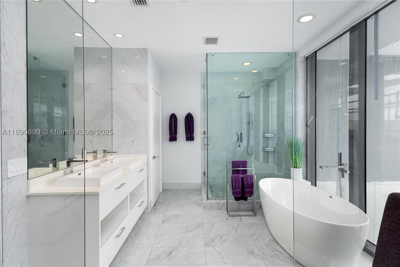 Real estate property located at 650 32nd St BH7, Miami-dade, Paraiso Bay *villa*, Miami, FL