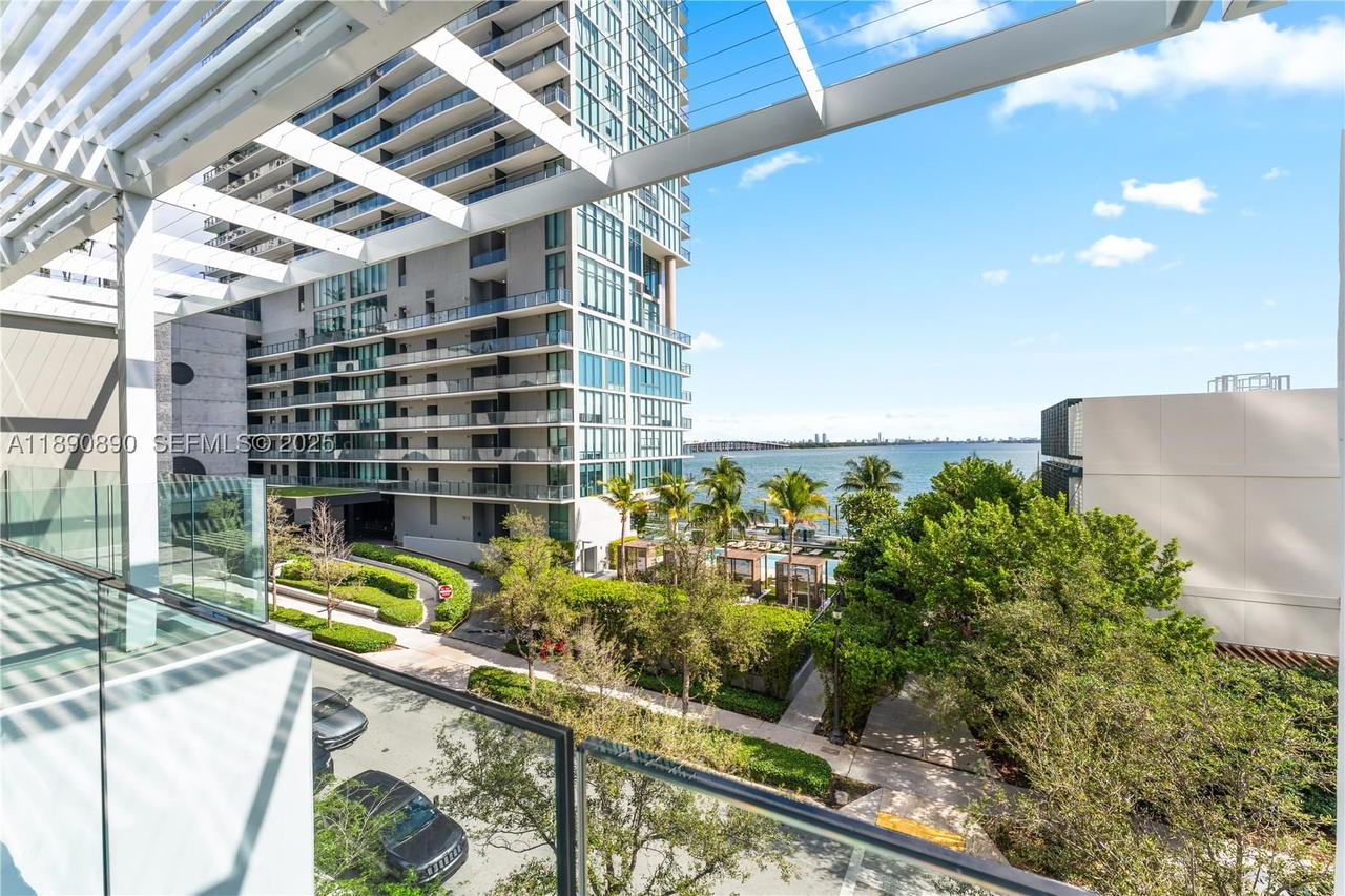 Real estate property located at 650 32nd St BH7, Miami-dade, Paraiso Bay *villa*, Miami, FL