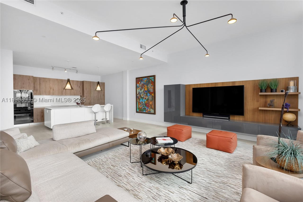 Real estate property located at 650 32nd St BH7, Miami-dade, Paraiso Bay *villa*, Miami, FL