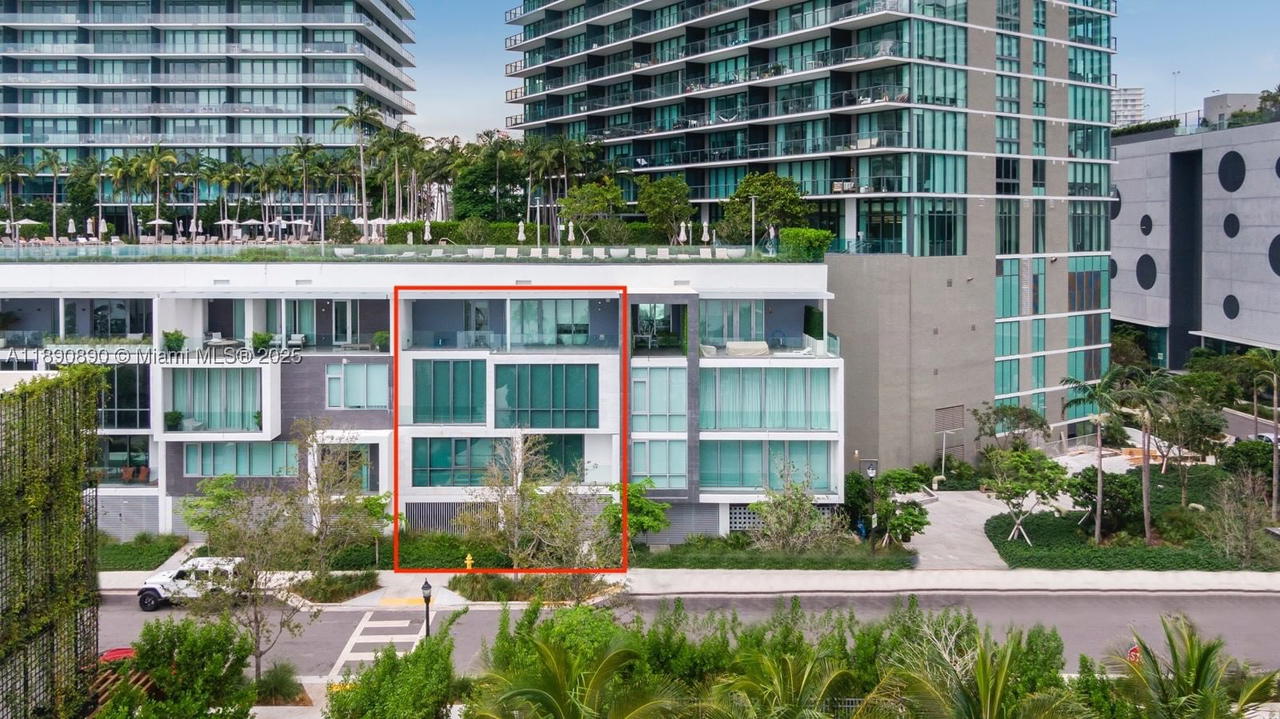 Real estate property located at 650 32nd St BH7, Miami-dade, Paraiso Bay *villa*, Miami, FL