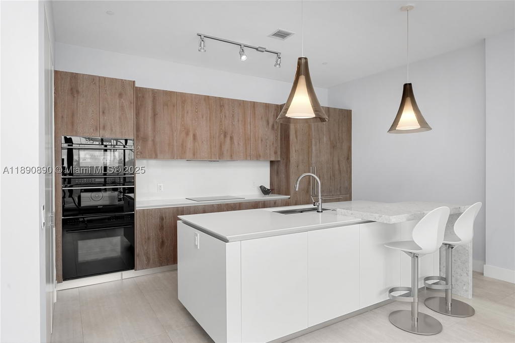 Real estate property located at 650 32nd St BH7, Miami-dade, Paraiso Bay *villa*, Miami, FL