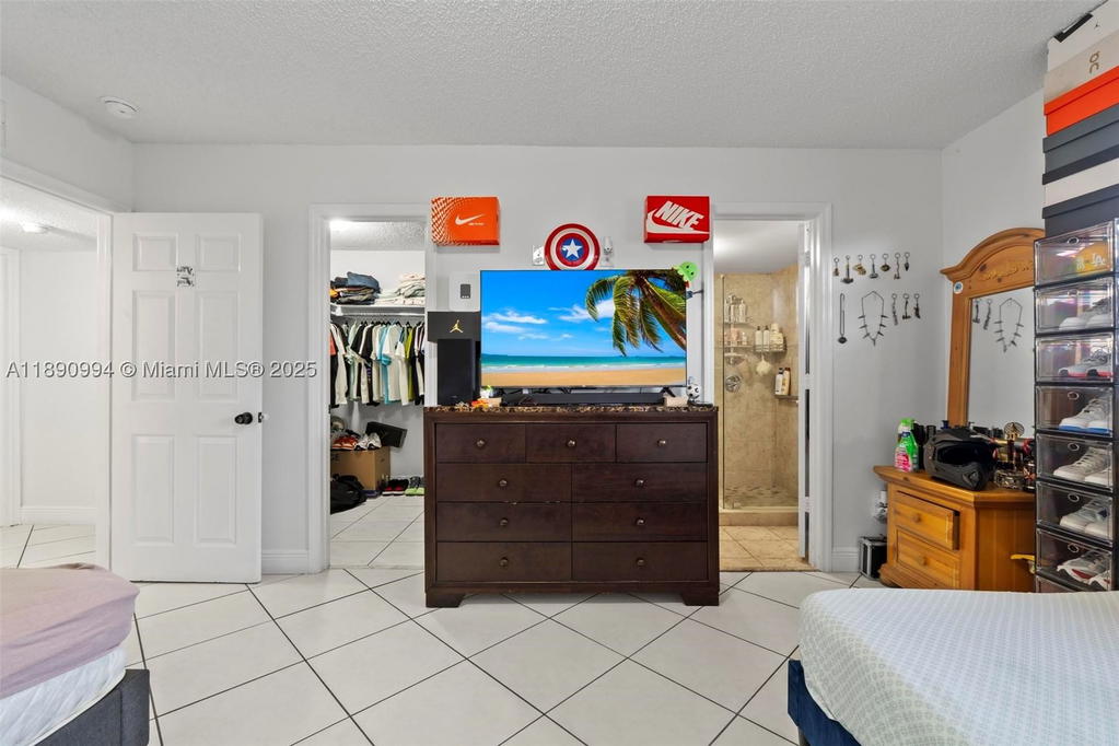 Real estate property located at 1800 54th St #109, Miami-dade, Westland Condo, Hialeah, FL