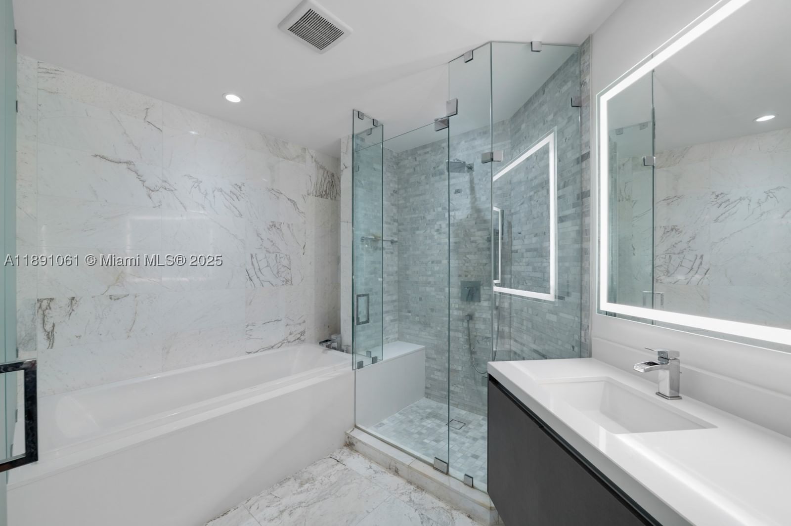 Real estate property located at 851 1st Ave #4403, Miami-dade, Paramount Miami Worldcent, Miami, FL