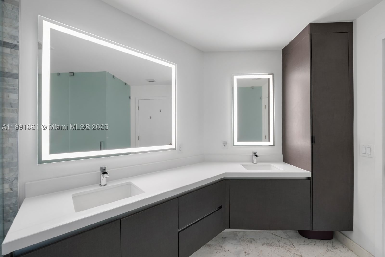 Real estate property located at 851 1st Ave #4403, Miami-dade, Paramount Miami Worldcent, Miami, FL