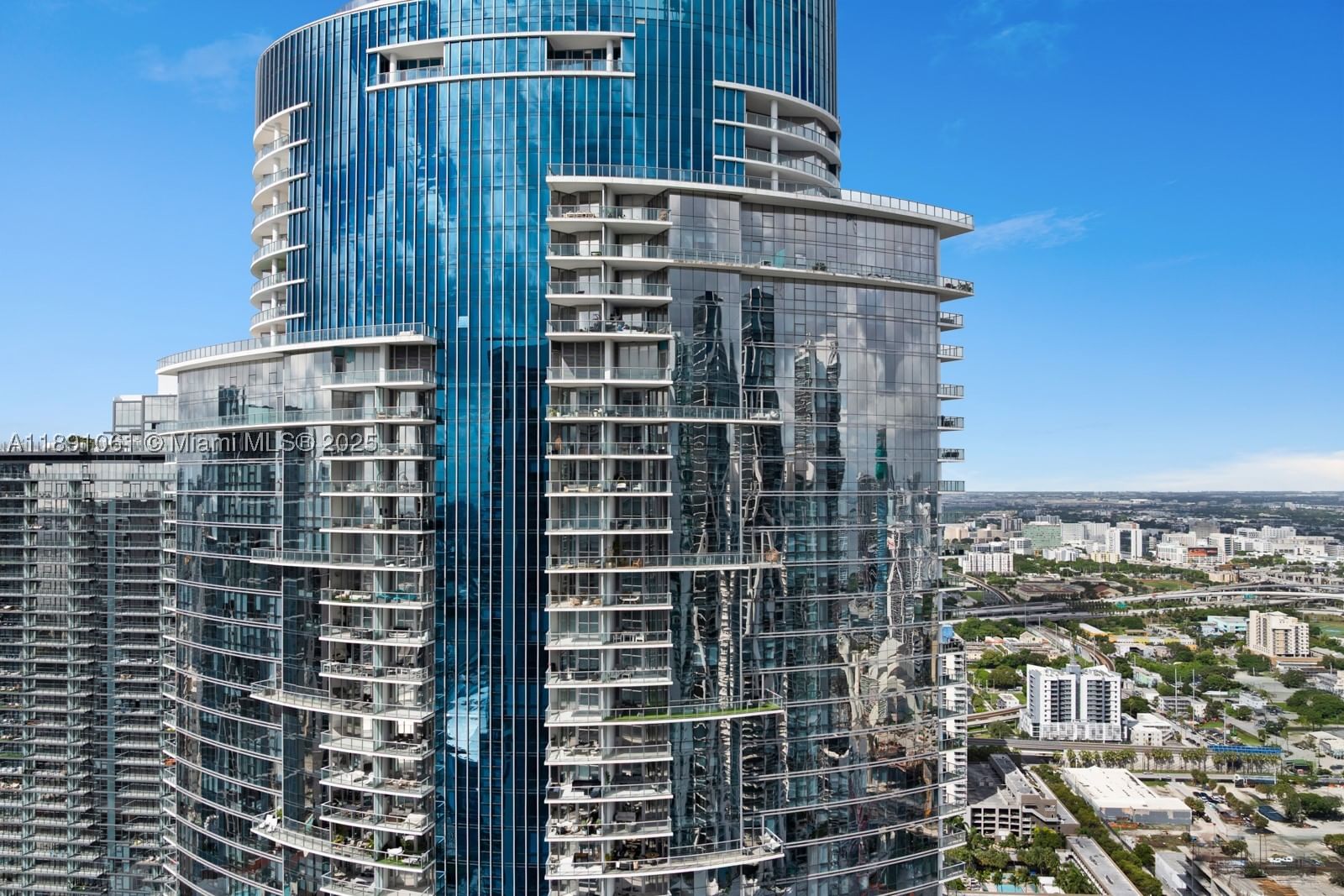 Real estate property located at 851 1st Ave #4403, Miami-dade, Paramount Miami Worldcent, Miami, FL