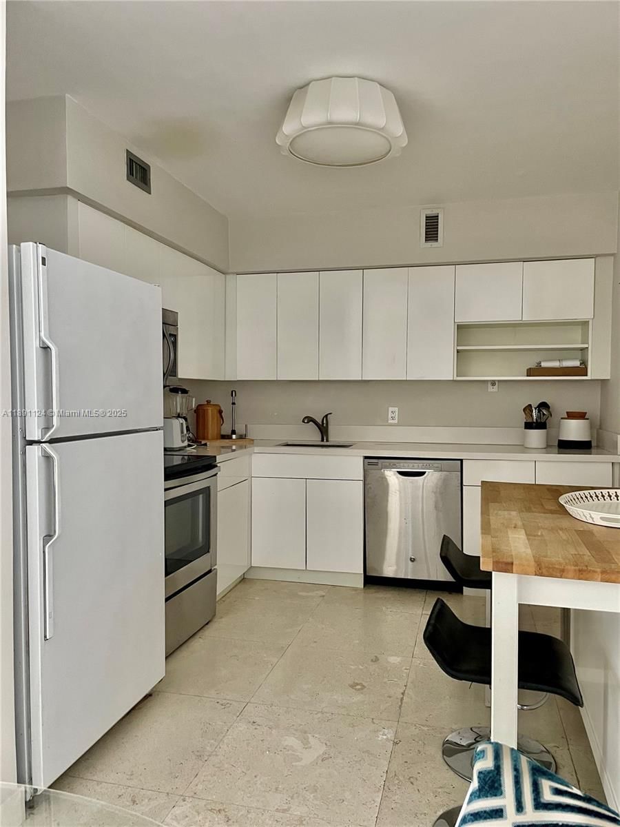 Real estate property located at 5700 Collins Ave #11A, Miami-dade, Seacoast 5700 Condo, Miami Beach, FL