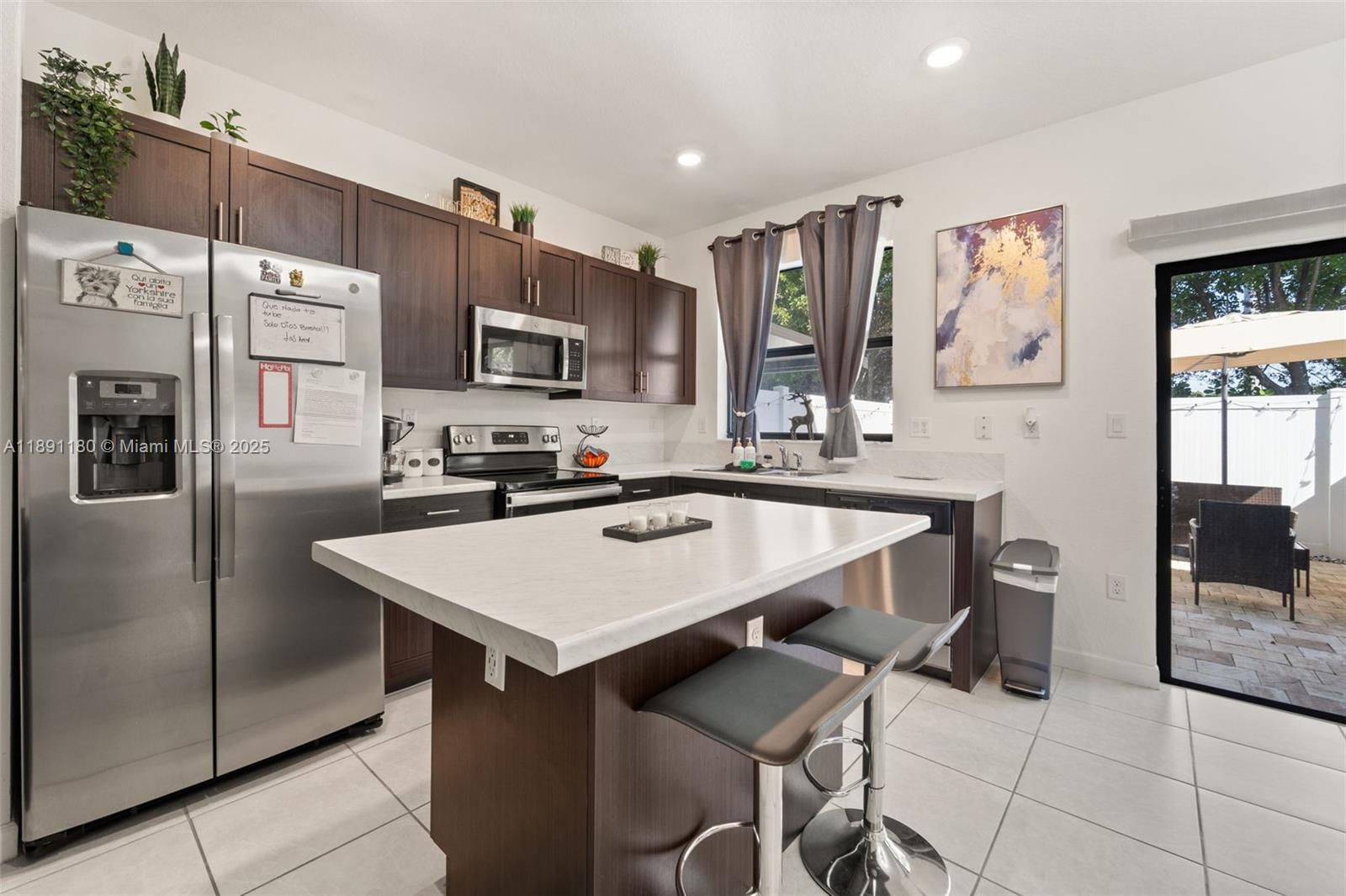 Real estate property located at 10483 32nd Ln #10483, Miami-dade, Aquabella Section Two, Hialeah, FL