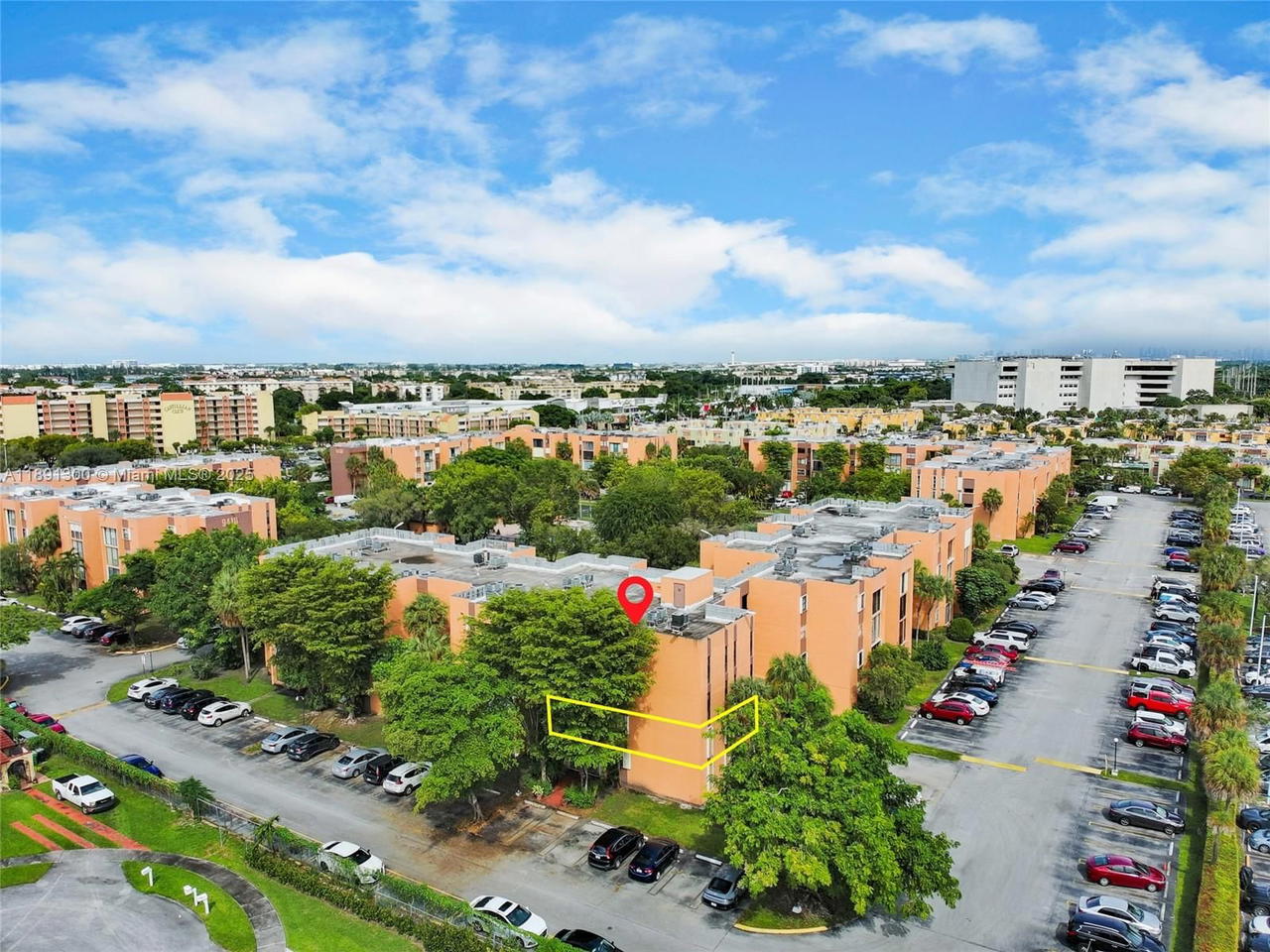 Real estate property located at 9440 Flagler St #201, Miami-dade, Versialles Gardens Ii Con, Miami, FL