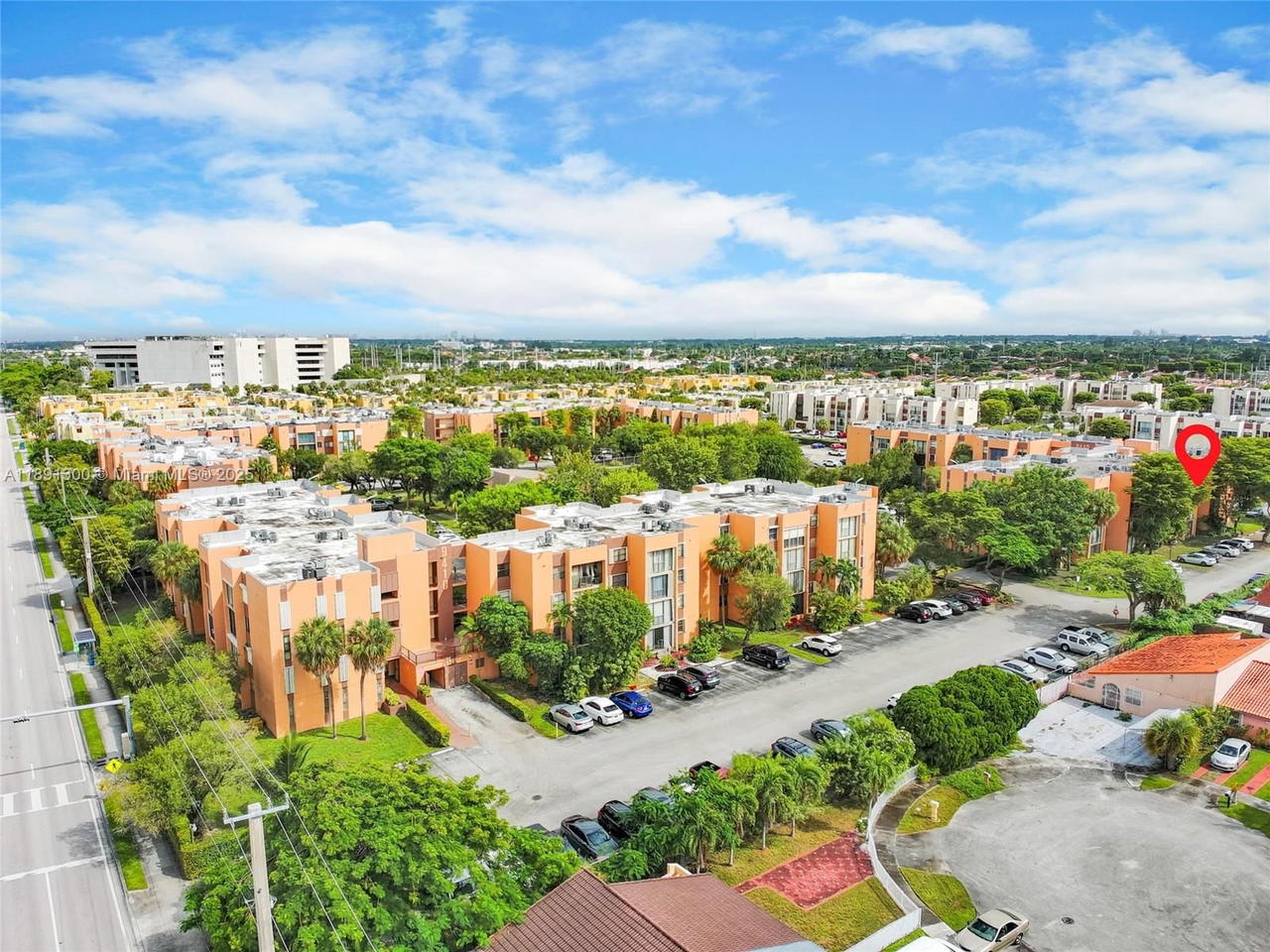Real estate property located at 9440 Flagler St #201, Miami-dade, Versialles Gardens Ii Con, Miami, FL