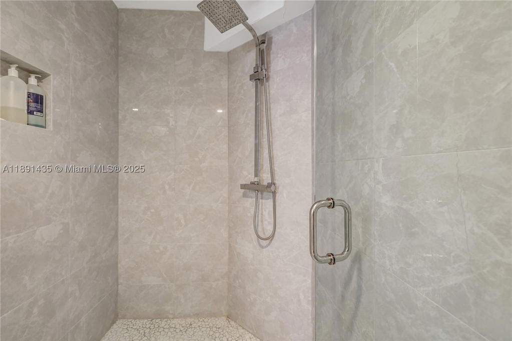 Real estate property located at 1901 Brickell Ave B413, Miami-dade, Brickell Place Condo, Miami, FL