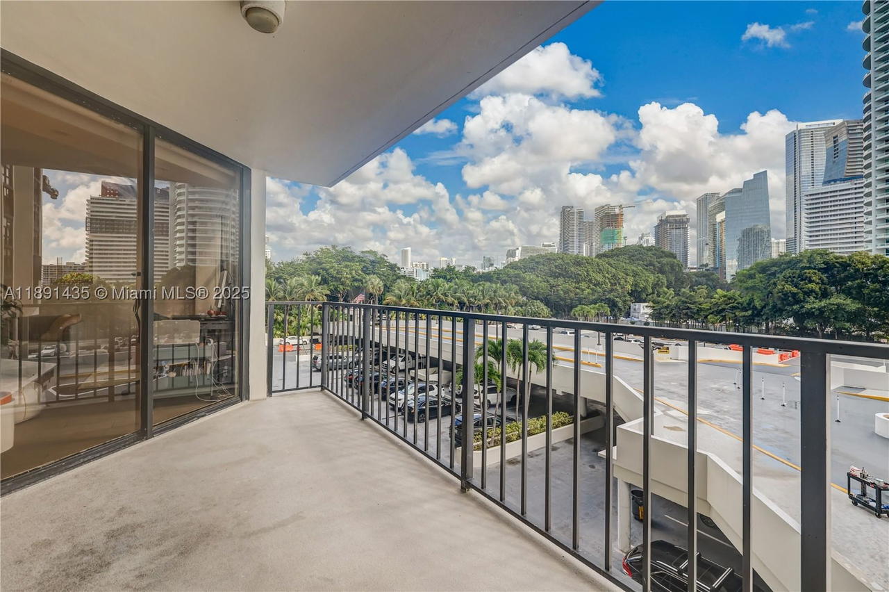 Real estate property located at 1901 Brickell Ave B413, Miami-dade, Brickell Place Condo, Miami, FL