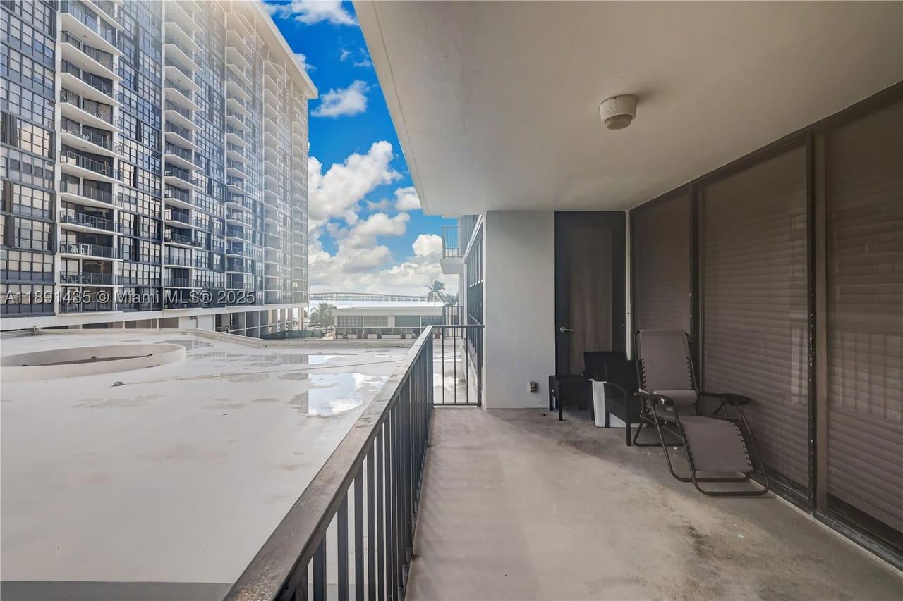 Real estate property located at 1901 Brickell Ave B413, Miami-dade, Brickell Place Condo, Miami, FL