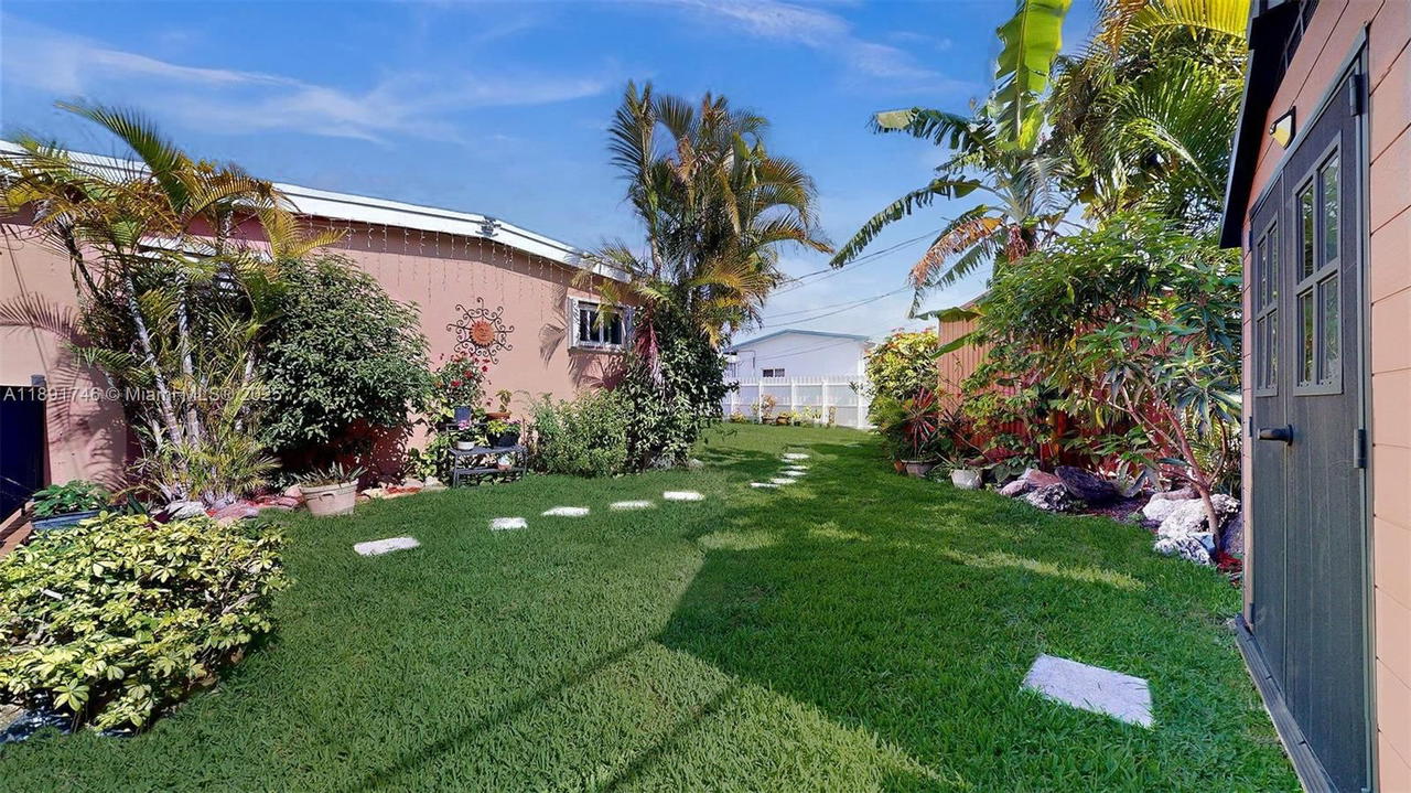 Real estate property located at 5010 111th Ave, Miami-dade, Westwood Lake 5th Addn, Miami, FL