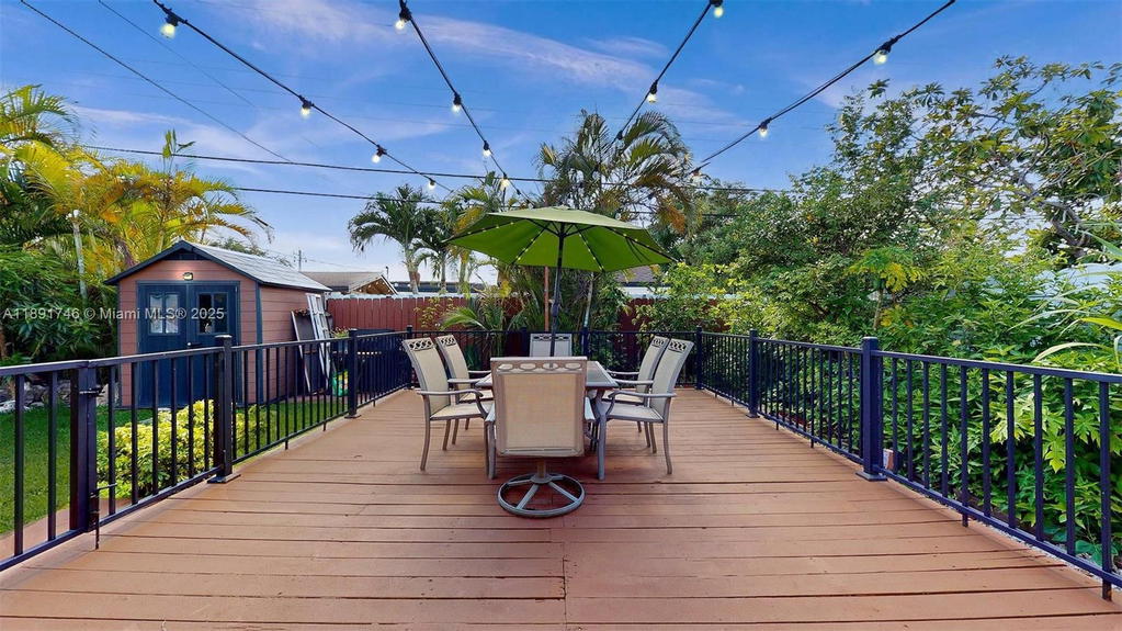 Real estate property located at 5010 111th Ave, Miami-dade, Westwood Lake 5th Addn, Miami, FL