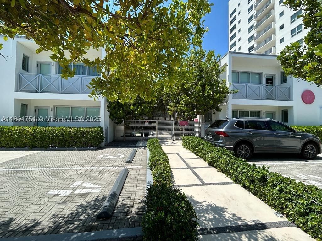 Real estate property located at 1816 Meridian Ave #18, Miami-dade, 1818 Meridian House Condo, Miami Beach, FL