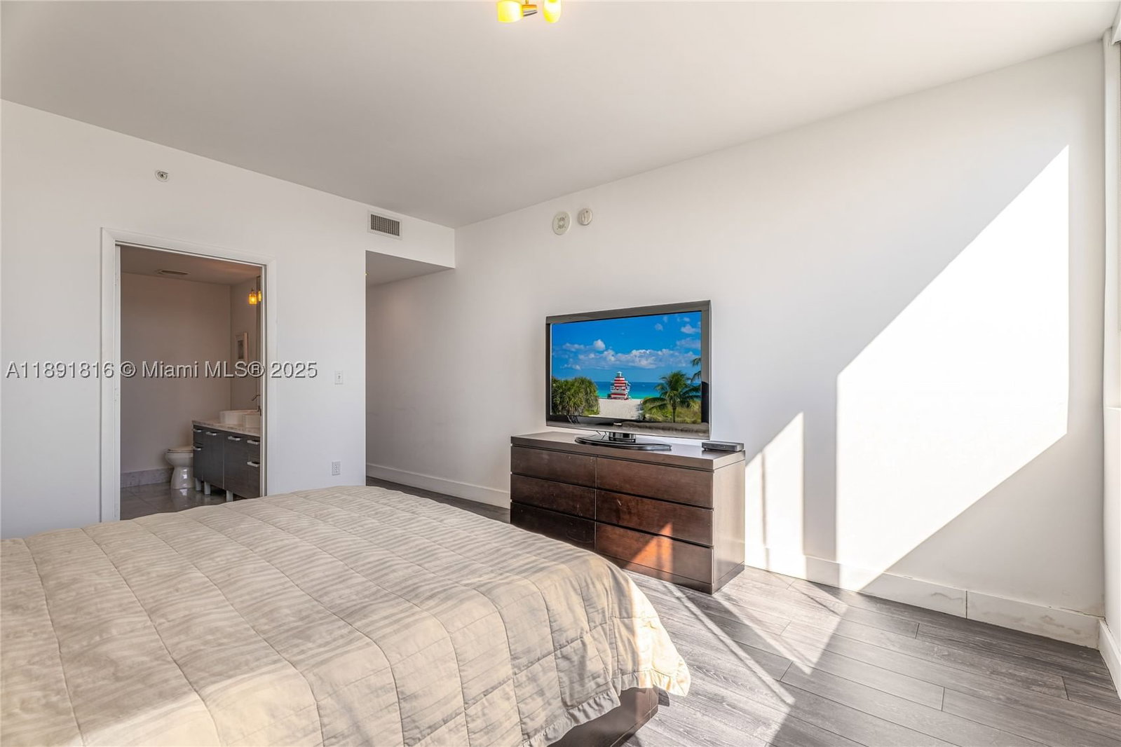 Real estate property located at 253 2nd St #3203, Miami-dade, Vizcayne South Condo, Miami, FL