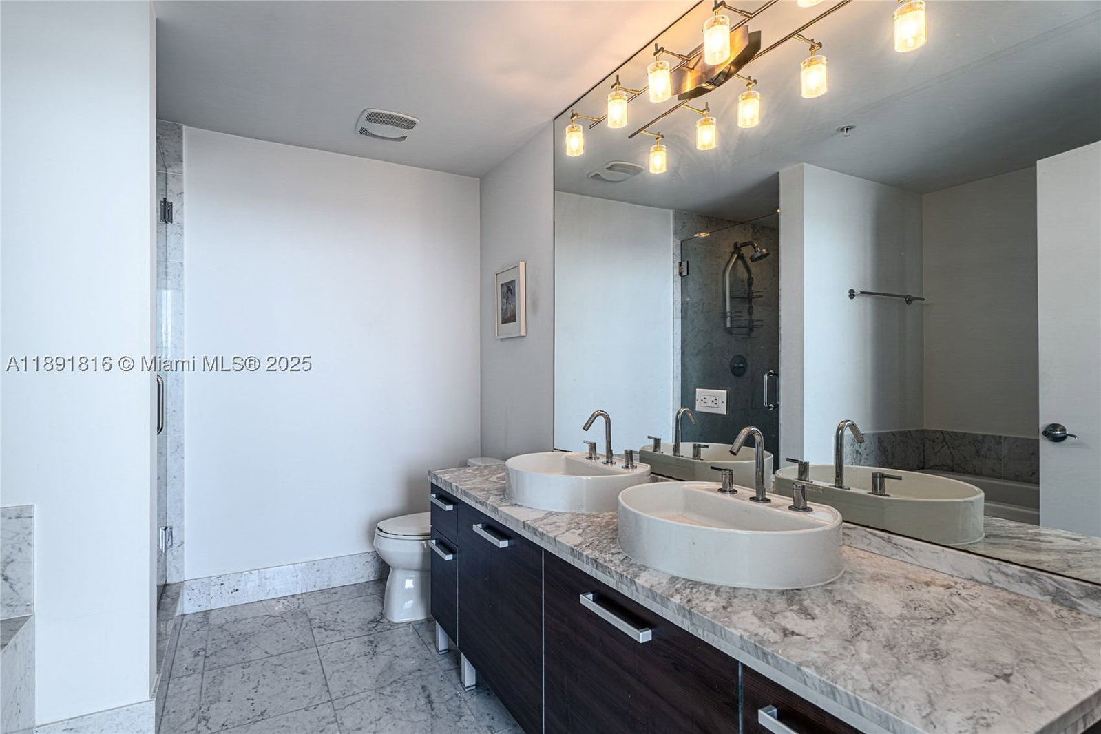 Real estate property located at 253 2nd St #3203, Miami-dade, Vizcayne South Condo, Miami, FL