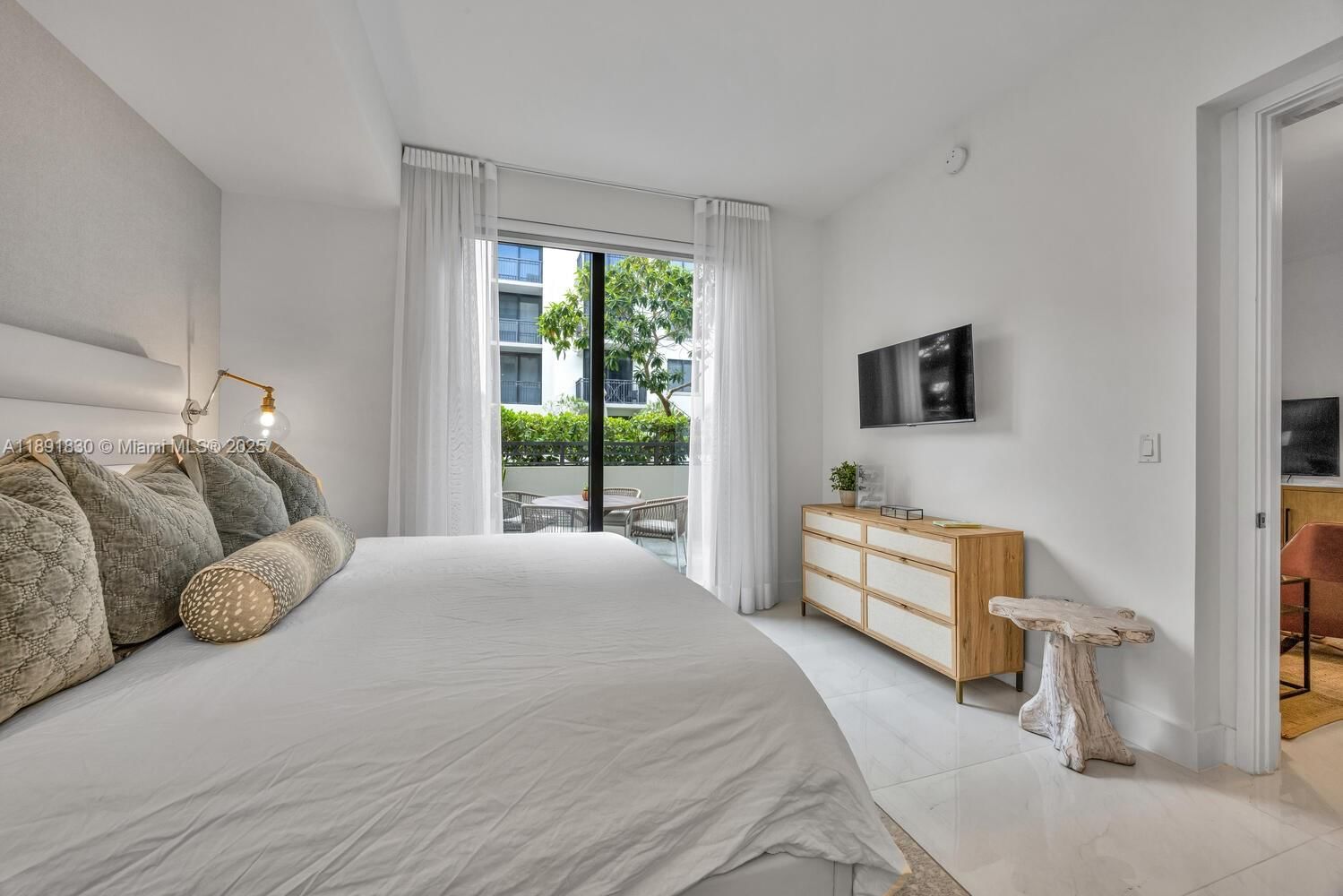 Real estate property located at 301 Altara Ave #419, Miami-dade, Merrick Manor Condo, Coral Gables, FL