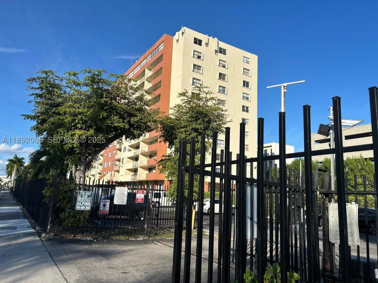 Real estate property located at 4675 18th Ct #1011, Miami-dade, Plaza Of Westland Condo, Hialeah, FL
