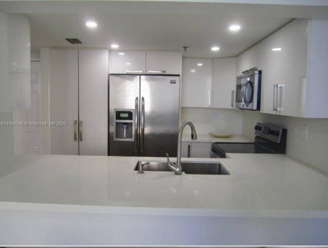Real estate property located at 540 Brickell Key Dr #1602, Miami-dade, Brickell Key Ii Condo, Miami, FL