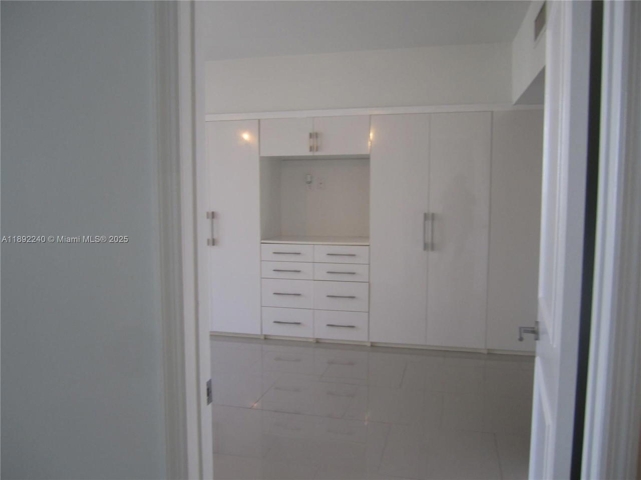 Real estate property located at 540 Brickell Key Dr #1602, Miami-dade, Brickell Key Ii Condo, Miami, FL