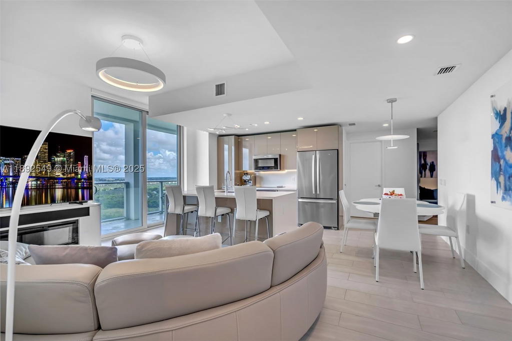 Real estate property located at 2000 Metropica Way #2001, Broward, Metropica North Tower One, Sunrise, FL
