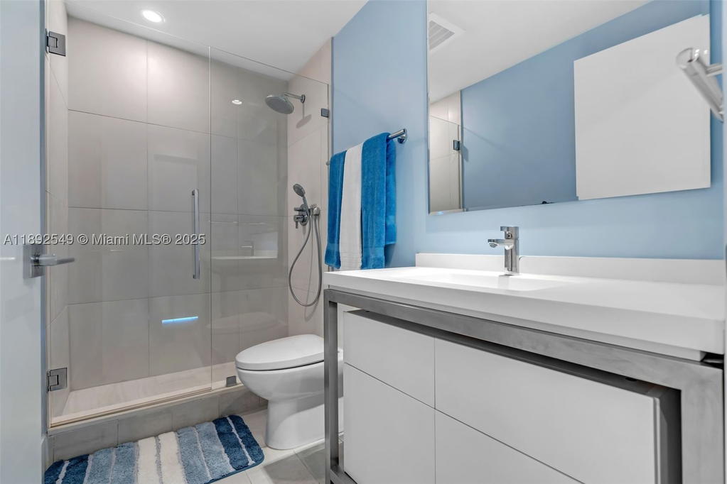 Real estate property located at 2000 Metropica Way #2001, Broward, Metropica North Tower One, Sunrise, FL