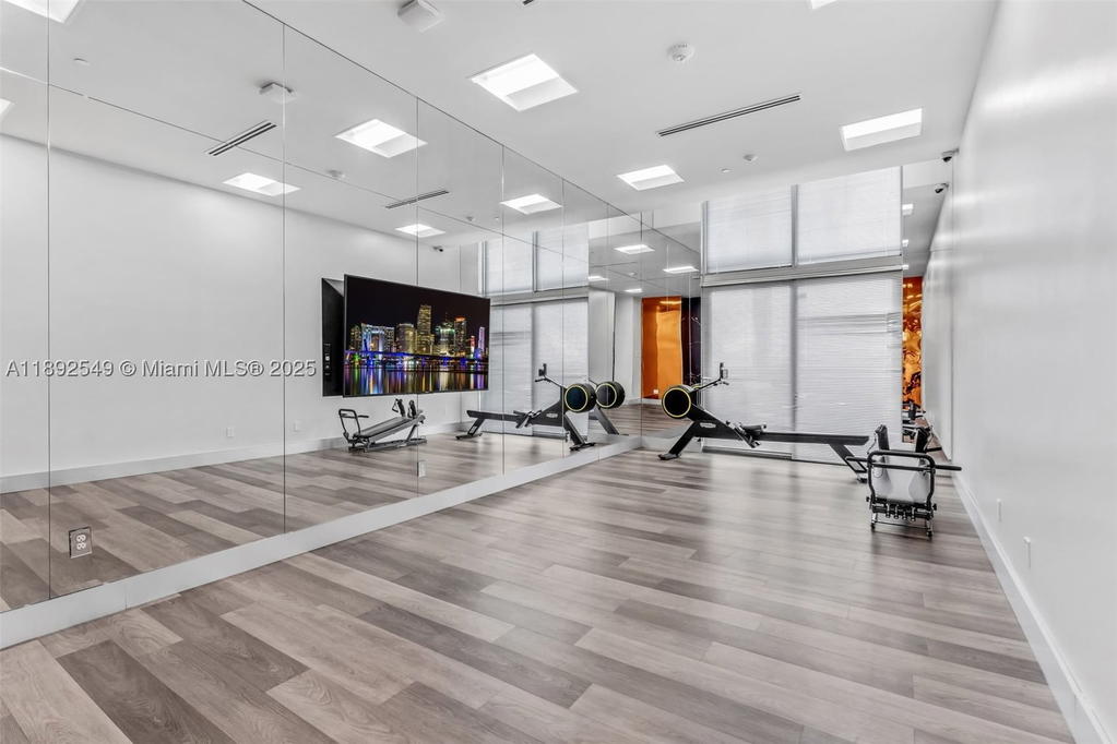 Real estate property located at 2000 Metropica Way #2001, Broward, Metropica North Tower One, Sunrise, FL