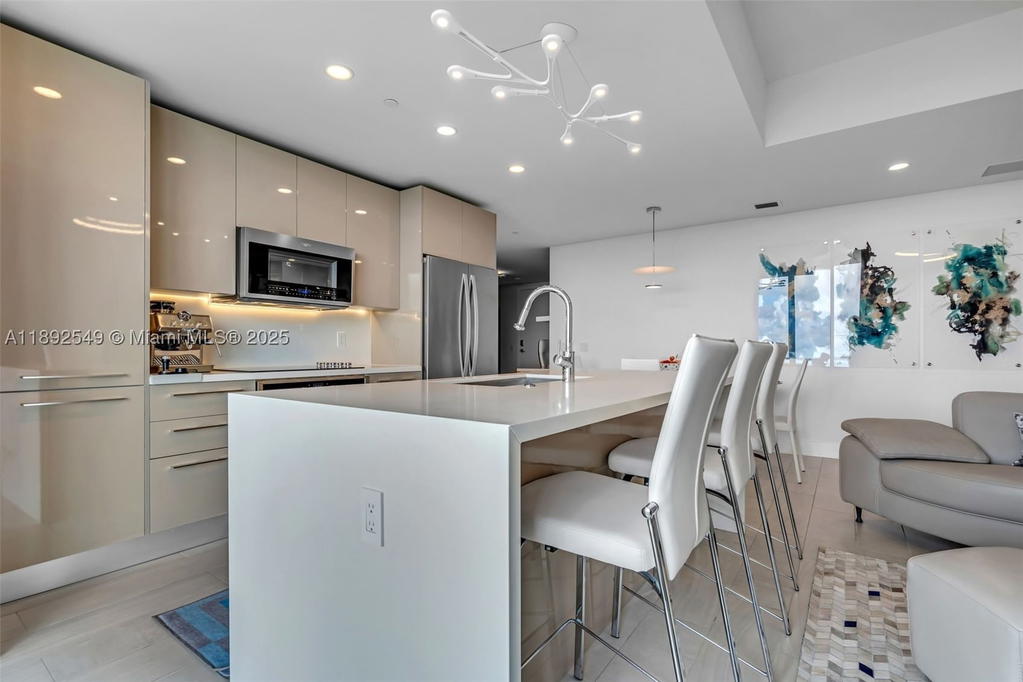 Real estate property located at 2000 Metropica Way #2001, Broward, Metropica North Tower One, Sunrise, FL