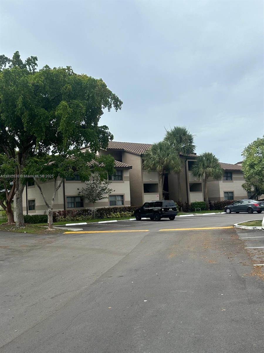 Real estate property located at 9941 Nob Hill Ln #9941, Broward, Villas De Venezia Condo, Sunrise, FL