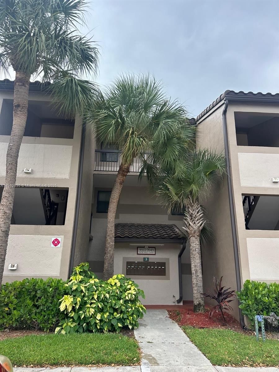 Real estate property located at 9941 Nob Hill Ln #9941, Broward, Villas De Venezia Condo, Sunrise, FL