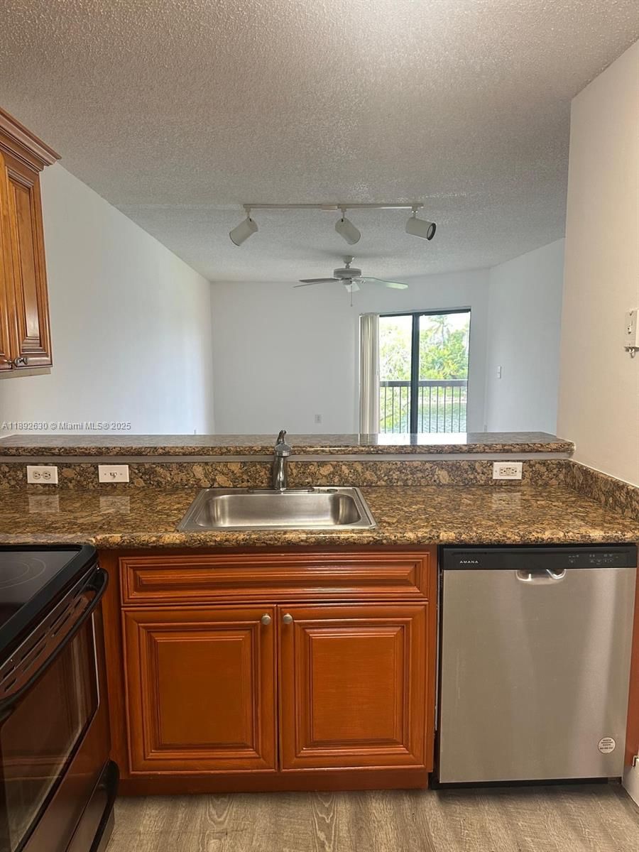 Real estate property located at 9941 Nob Hill Ln #9941, Broward, Villas De Venezia Condo, Sunrise, FL