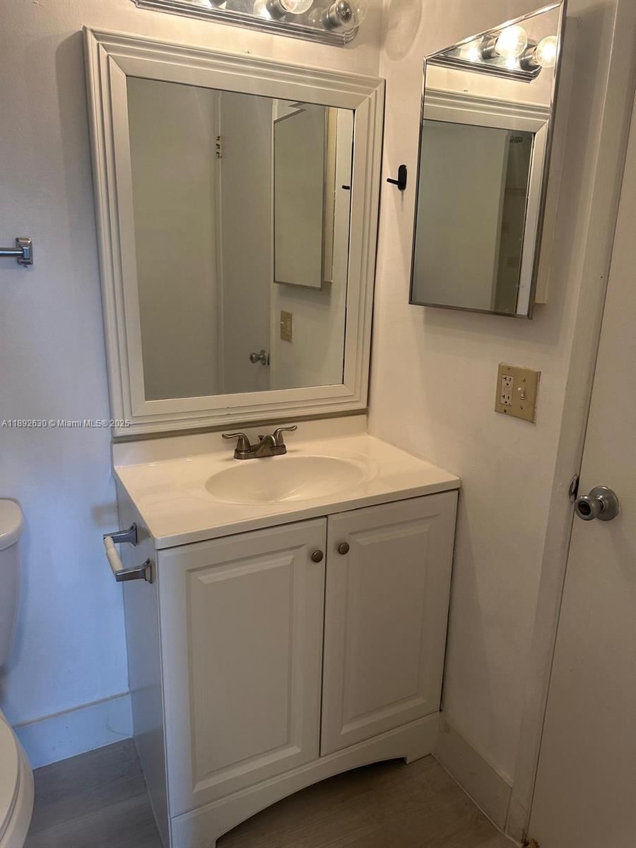 Real estate property located at 9941 Nob Hill Ln #9941, Broward, Villas De Venezia Condo, Sunrise, FL