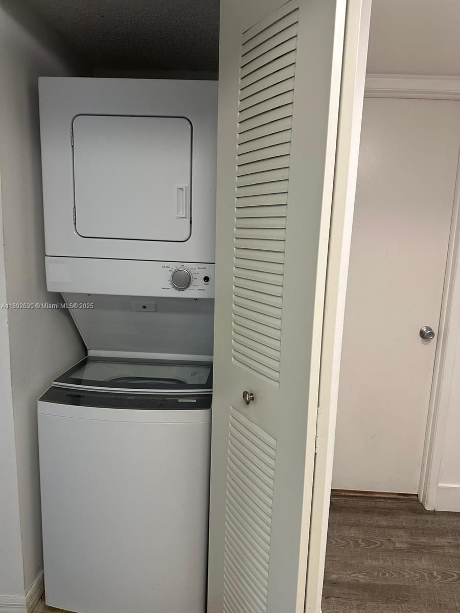 Real estate property located at 9941 Nob Hill Ln #9941, Broward, Villas De Venezia Condo, Sunrise, FL