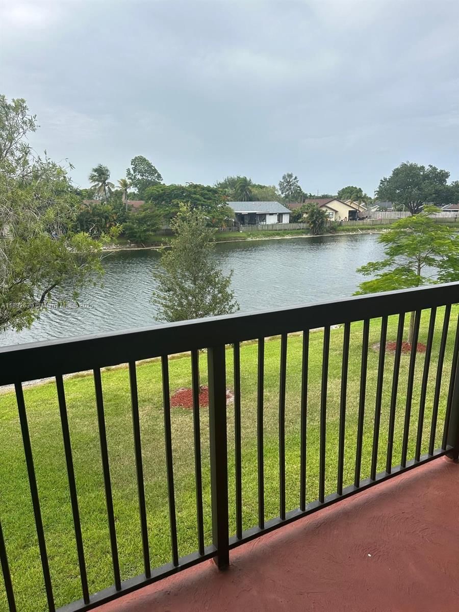 Real estate property located at 9941 Nob Hill Ln #9941, Broward, Villas De Venezia Condo, Sunrise, FL
