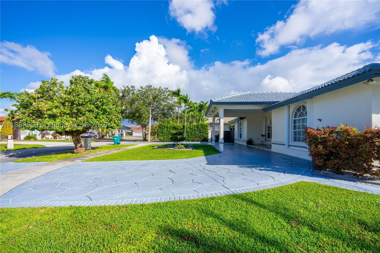 Real estate property located at 2275 143rd Ct, Miami-dade, P V C Estates, Miami, FL