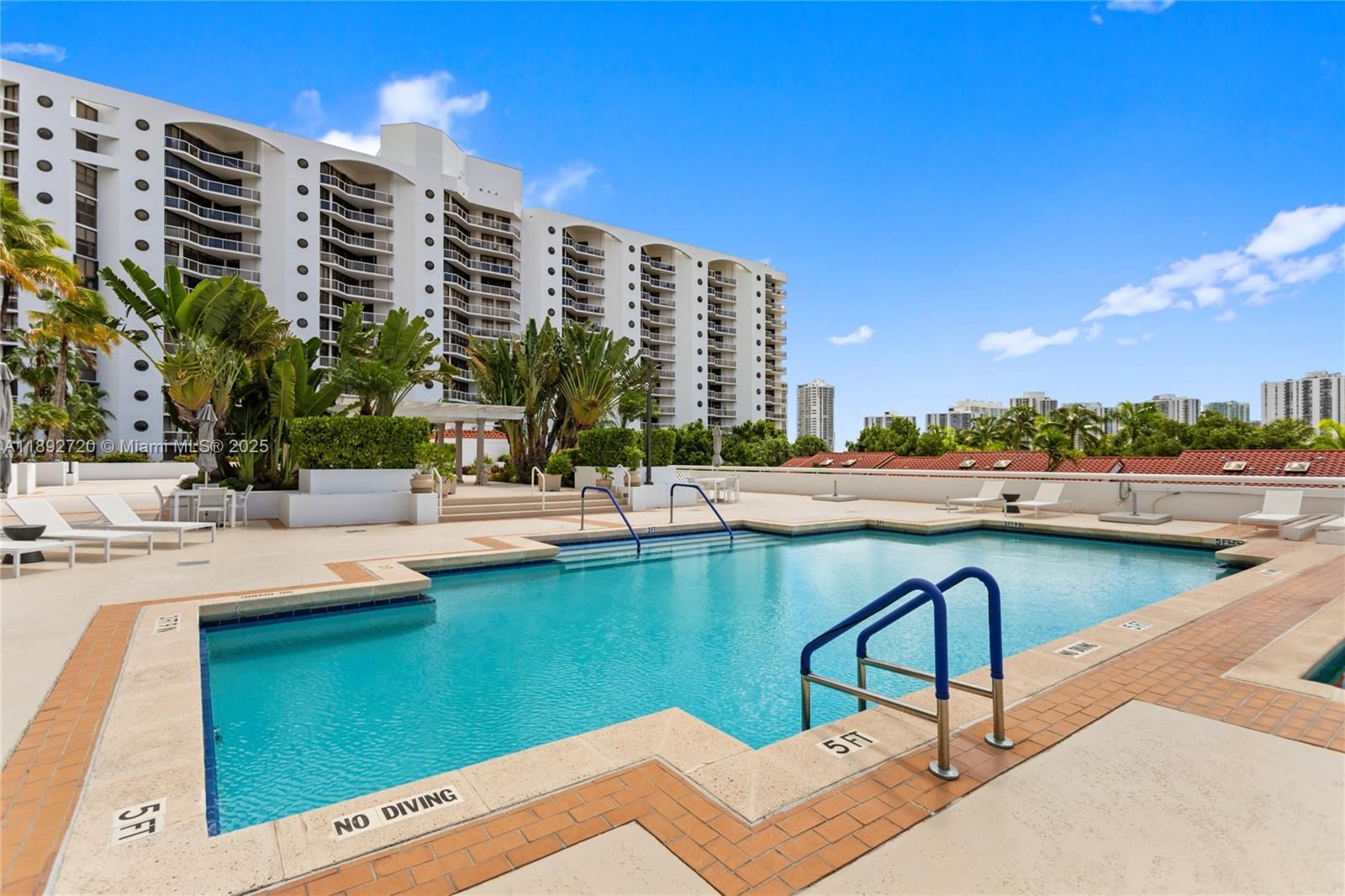 Real estate property located at 3598 Yacht Club Dr #1004, Miami-dade, Harbor Tws At The Waterwa, Aventura, FL
