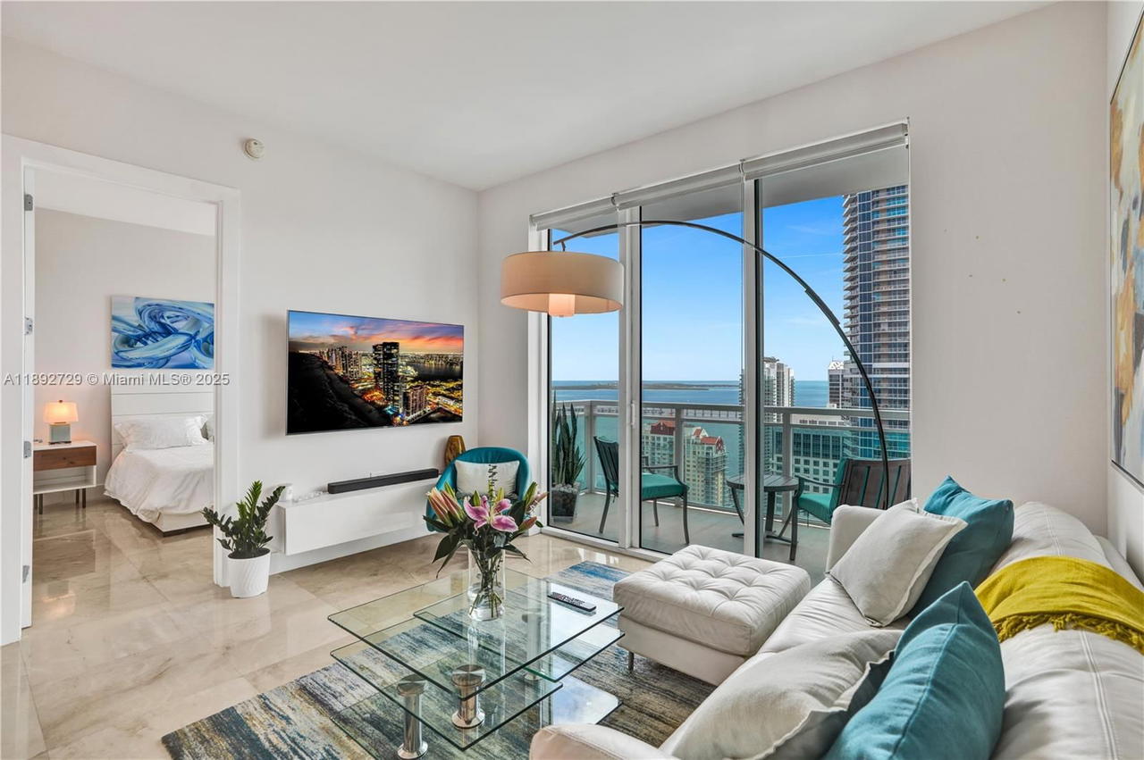 Real estate property located at 950 Brickell Bay Dr #4707, Miami-dade, The Plaza 851 Brickell Co, Miami, FL