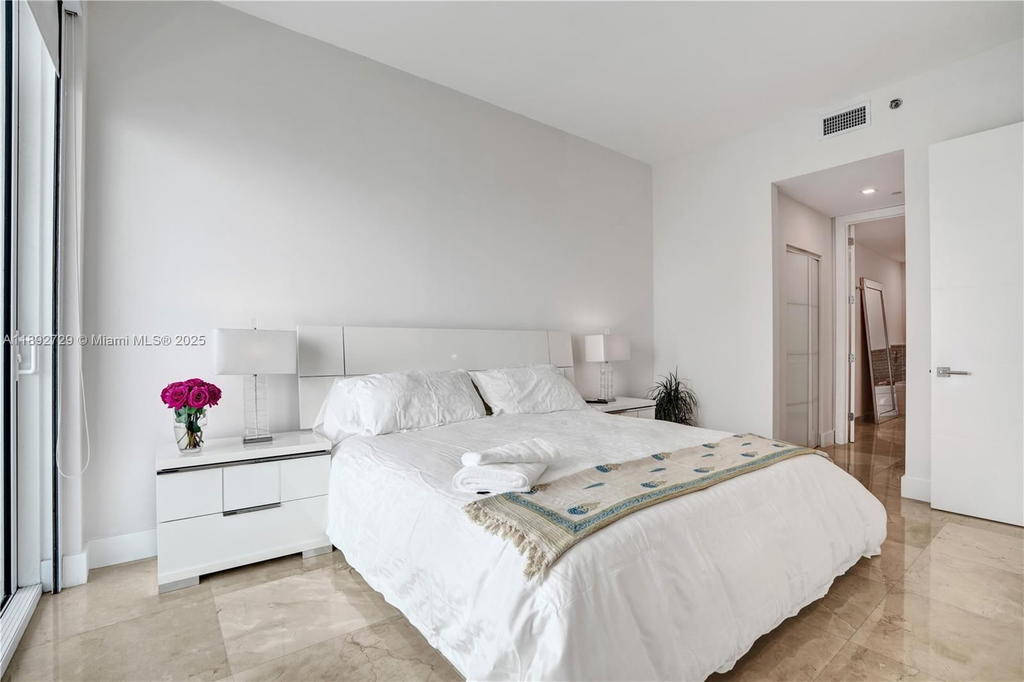 Real estate property located at 950 Brickell Bay Dr #4707, Miami-dade, The Plaza 851 Brickell Co, Miami, FL