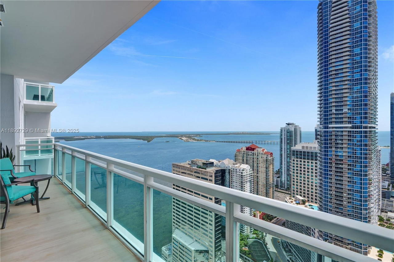 Real estate property located at 950 Brickell Bay Dr #4707, Miami-dade, The Plaza 851 Brickell Co, Miami, FL