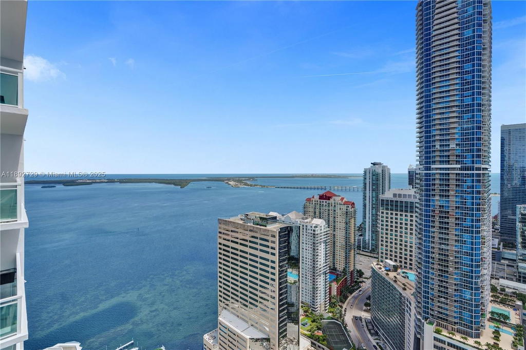 Real estate property located at 950 Brickell Bay Dr #4707, Miami-dade, The Plaza 851 Brickell Co, Miami, FL