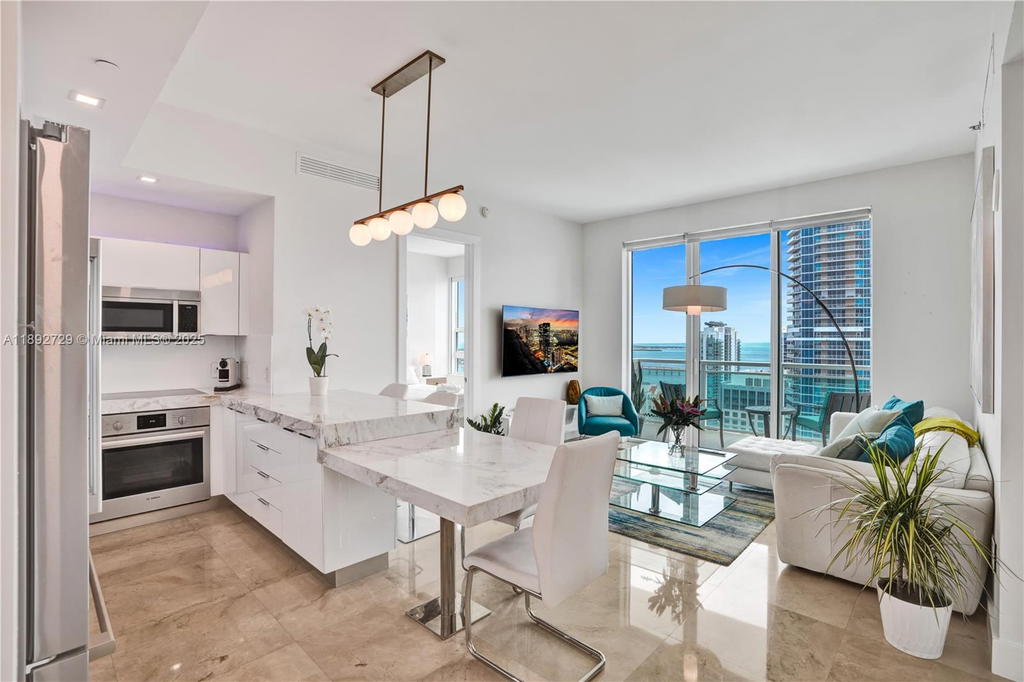 Real estate property located at 950 Brickell Bay Dr #4707, Miami-dade, The Plaza 851 Brickell Co, Miami, FL
