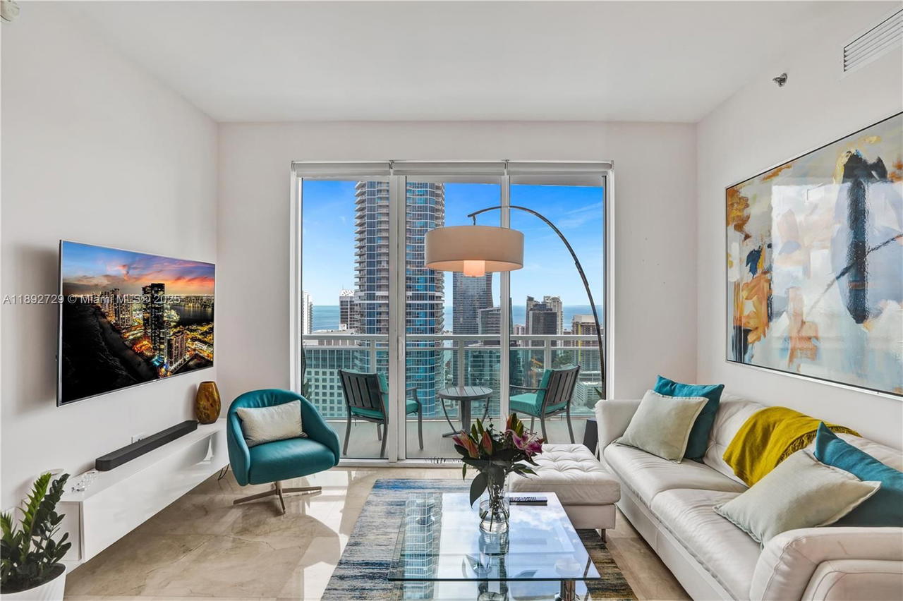 Real estate property located at 950 Brickell Bay Dr #4707, Miami-dade, The Plaza 851 Brickell Co, Miami, FL