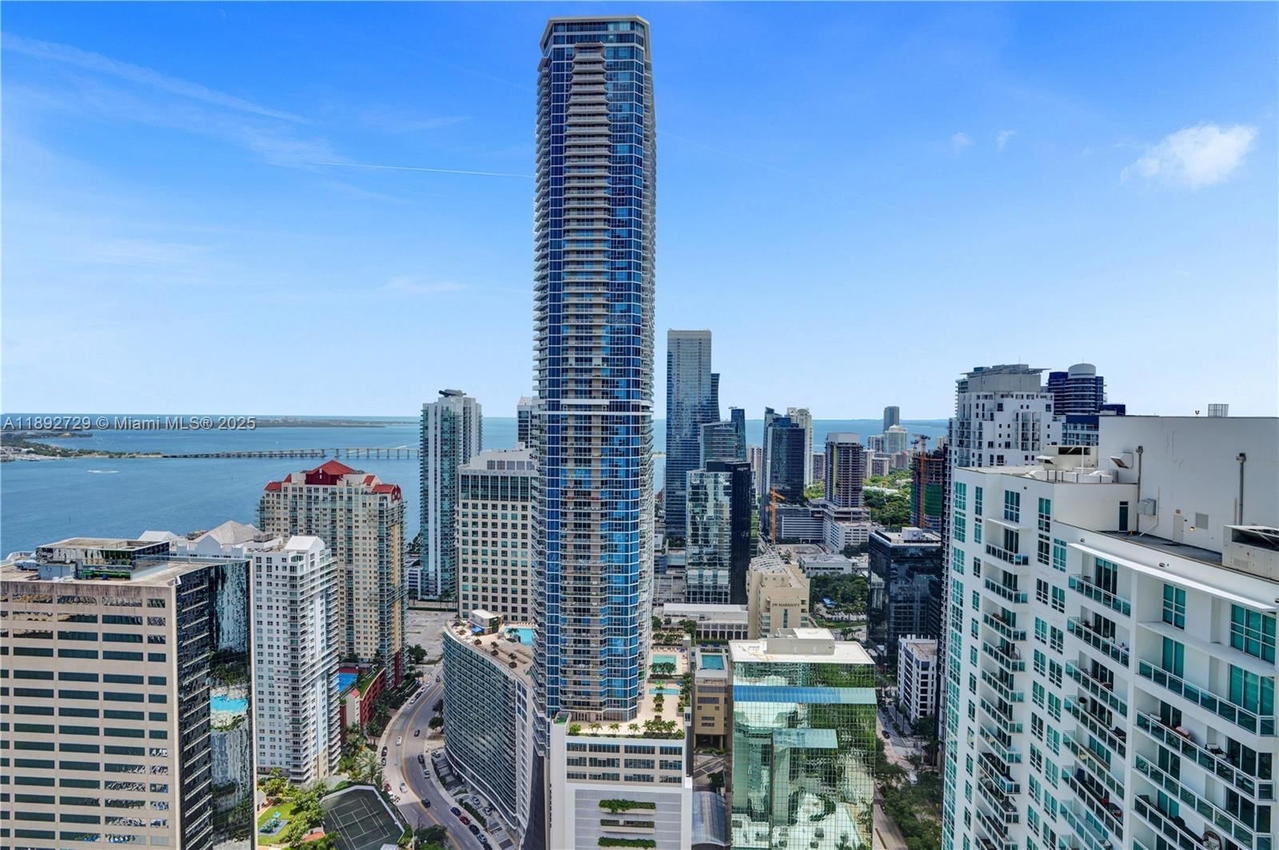 Real estate property located at 950 Brickell Bay Dr #4707, Miami-dade, The Plaza 851 Brickell Co, Miami, FL