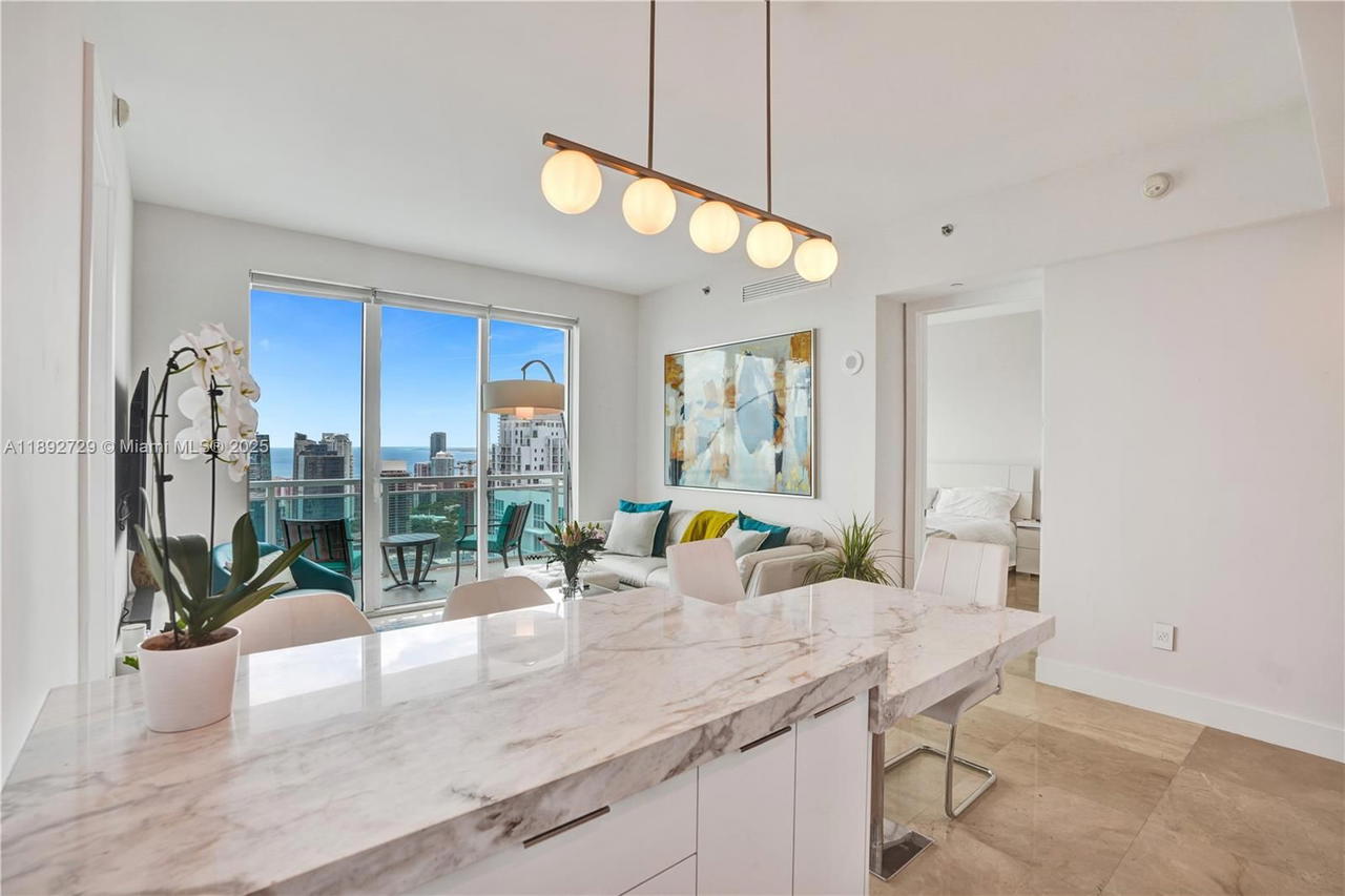 Real estate property located at 950 Brickell Bay Dr #4707, Miami-dade, The Plaza 851 Brickell Co, Miami, FL