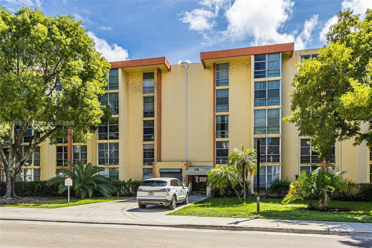 Real estate property located at 210 172nd St #432, Miami-dade, Avila South Condo, Sunny Isles Beach, FL