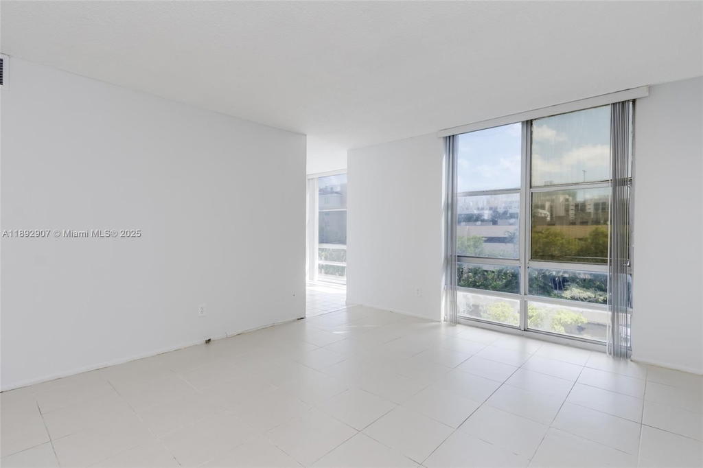 Real estate property located at 210 172nd St #432, Miami-dade, Avila South Condo, Sunny Isles Beach, FL