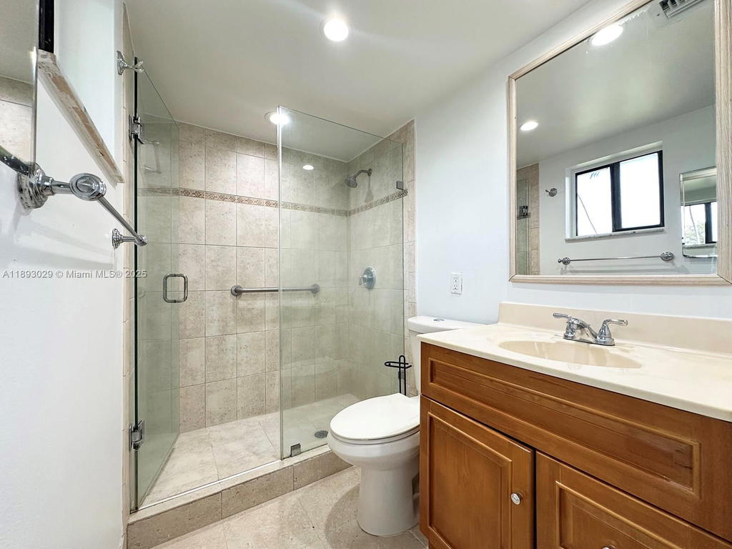 Real estate property located at 8035 107th Ave #211, Miami-dade, The Horizons Condo #1, Miami, FL